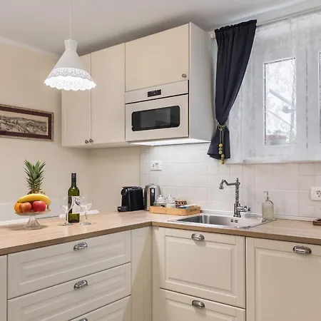 Apartamento Old Town Cozy In Walk To Diocletians Palace And Beaches