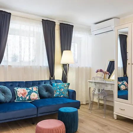 Old Town Cozy In Walk To Diocletians Palace And Beaches Apartamento *