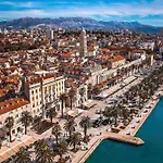 公寓 Old Town Cozy In Walk To Diocletians Palace And Beaches 斯普利特