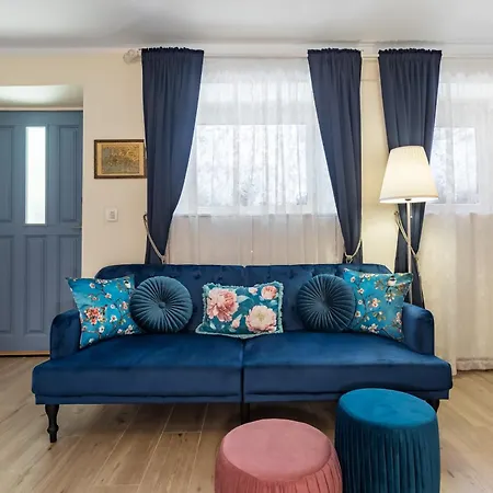 Stylish Old Town Walk To Diocletian's Palace &
