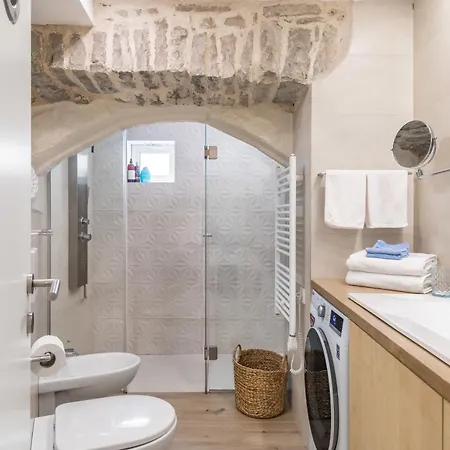 Daire Stylish Old Town Walk To Diocletian's Palace & Split