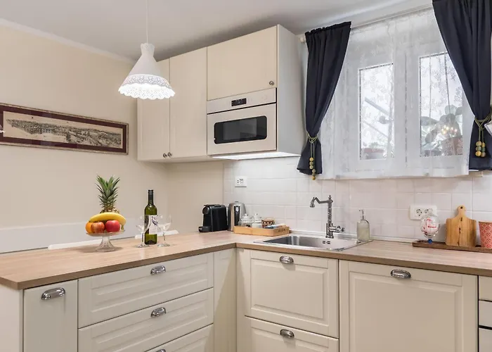 Lägenhet Old Town Cozy In Walk To Diocletians Palace And Beaches