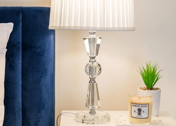 Old Town Cozy In Walk To Diocletians Palace And Beaches Lägenhet