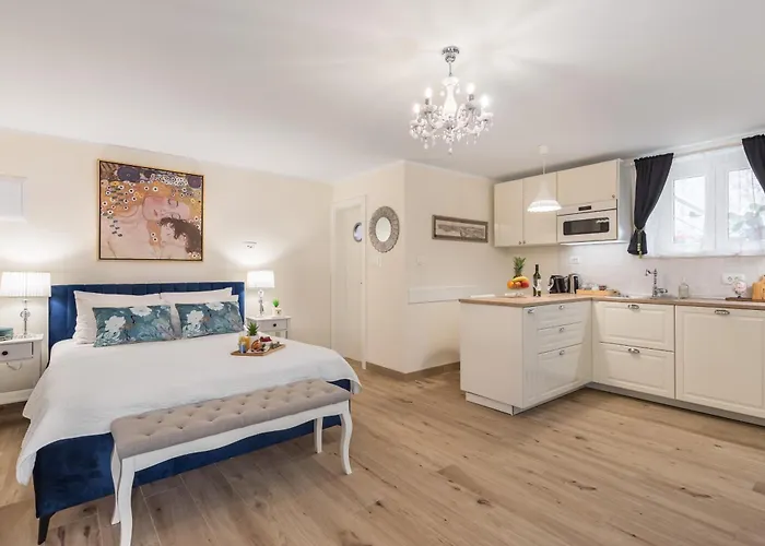 Lägenhet Old Town Cozy In Walk To Diocletians Palace And Beaches *