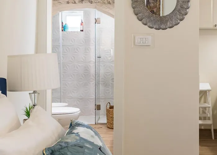 Old Town Cozy In Walk To Diocletians Palace And Beaches Split