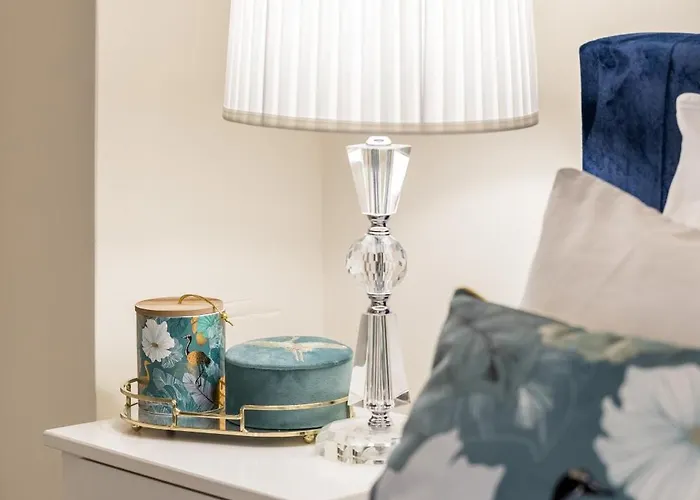 Old Town Cozy In Walk To Diocletians Palace And Beaches Lägenhet